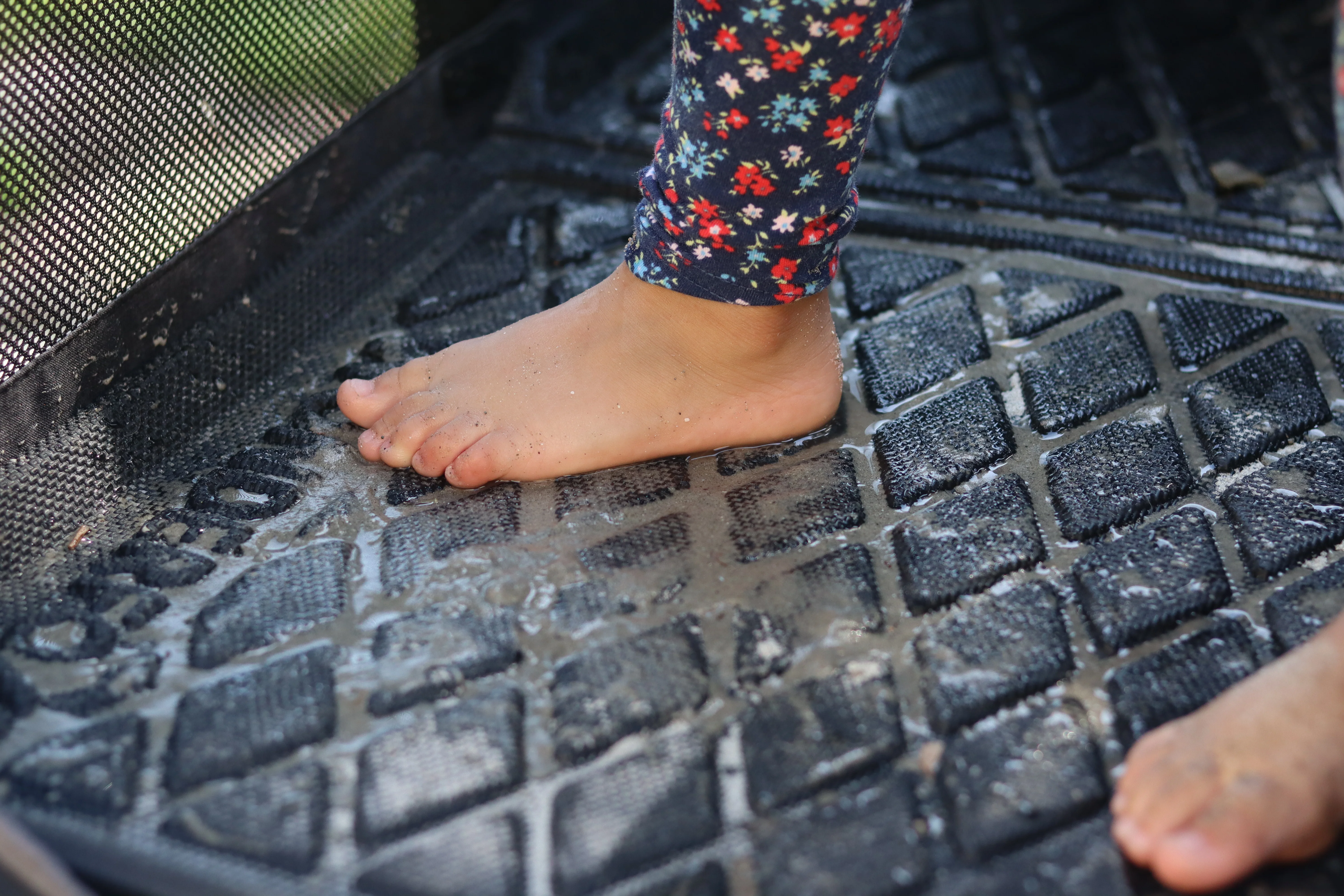 WonderFold W4 All Weather Mat - Image 8
