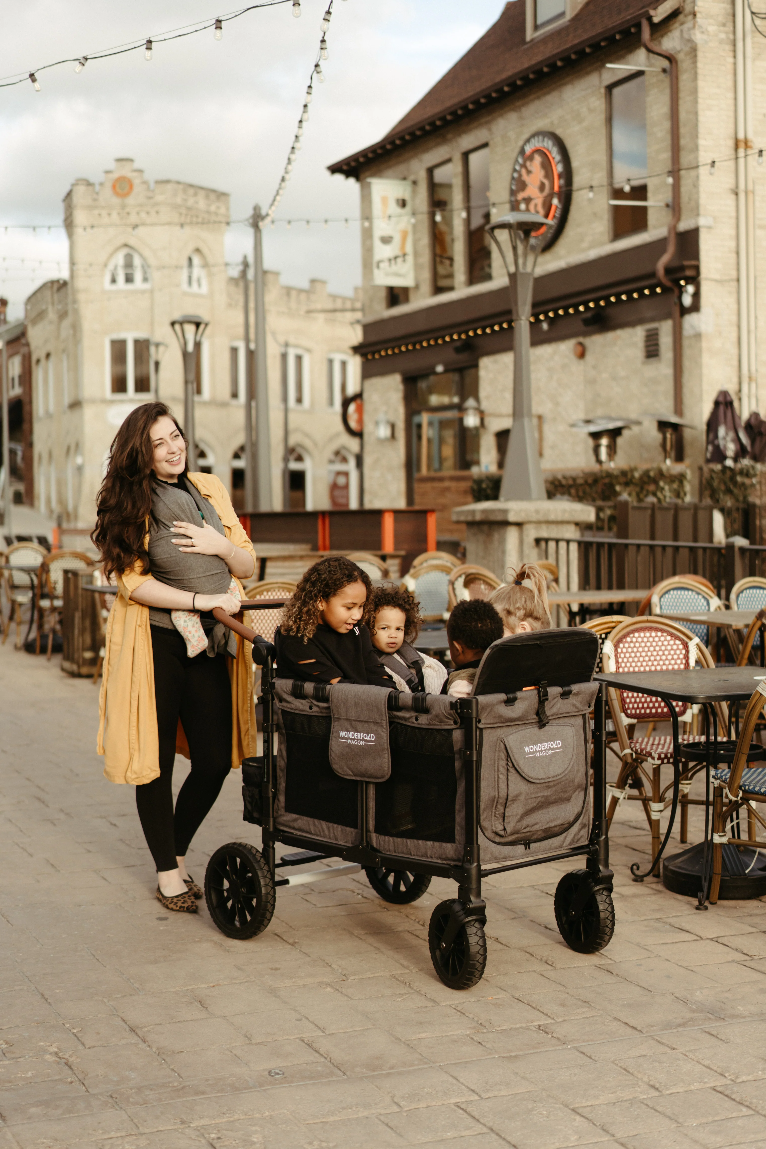 WonderFold W4 Luxe Stroller Wagon - Charcoal Grey - Image 5